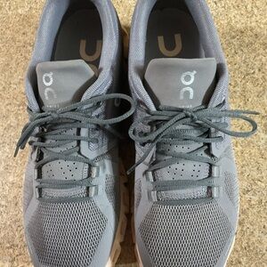 On Cloud women’s 8 medium.